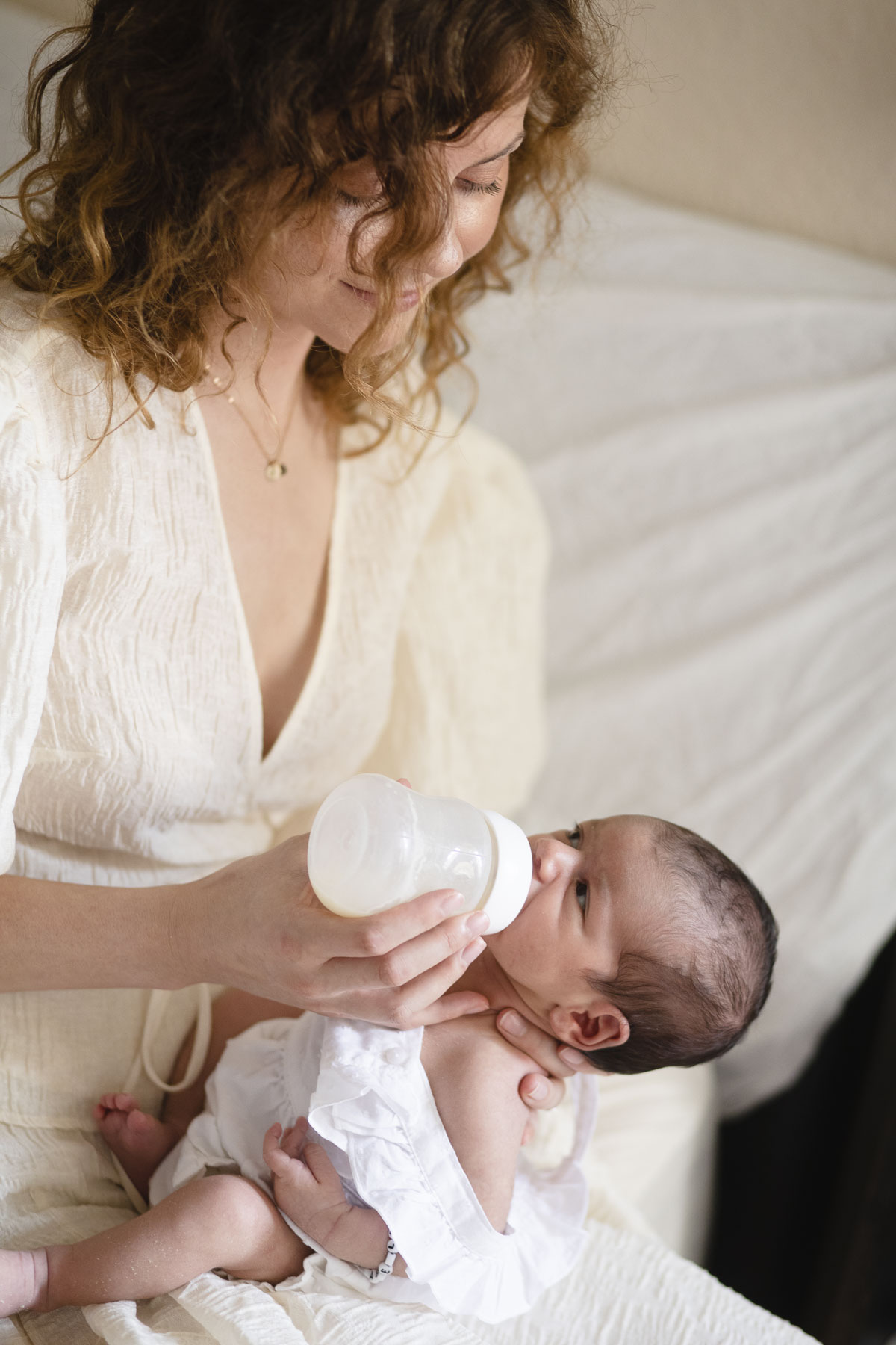 breastfeed or bottle feed